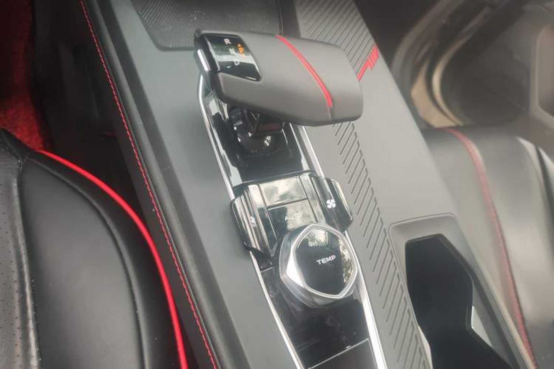 Used CHANGAN OSHAN Z6 2022 Blue Whale 1.5T DCT Luxury Model Gear Lever