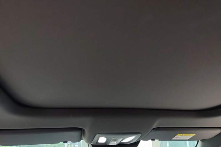 Used CHANGAN OSHAN Z6 2022 Blue Whale 1.5T DCT Smart Edition Urban Version Headliner