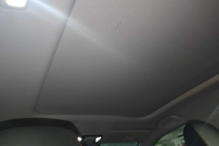 Used CHANGAN OSHAN Z6 2022 Blue Whale 1.5T DCT Smart Navigation Model Headliner