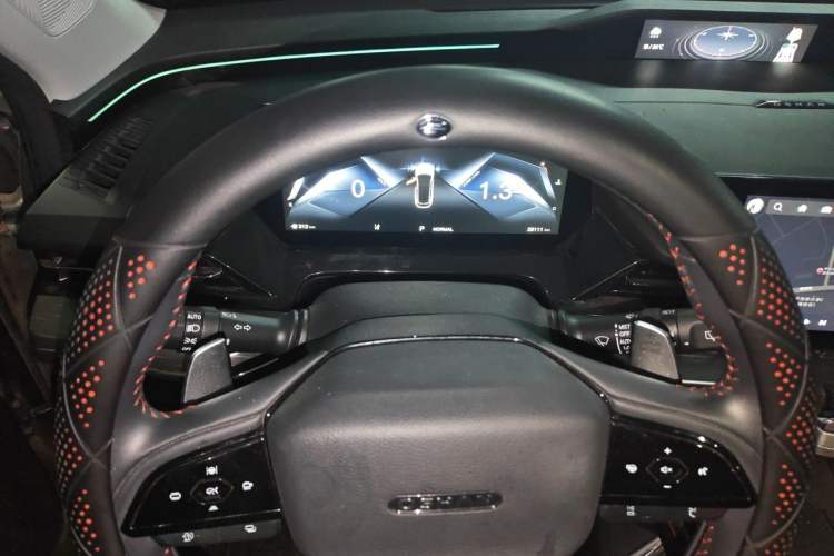 Used CHANGAN OSHAN Z6 2022 Blue Whale 1.5T DCT Smart Navigation Model Instrument Cluster