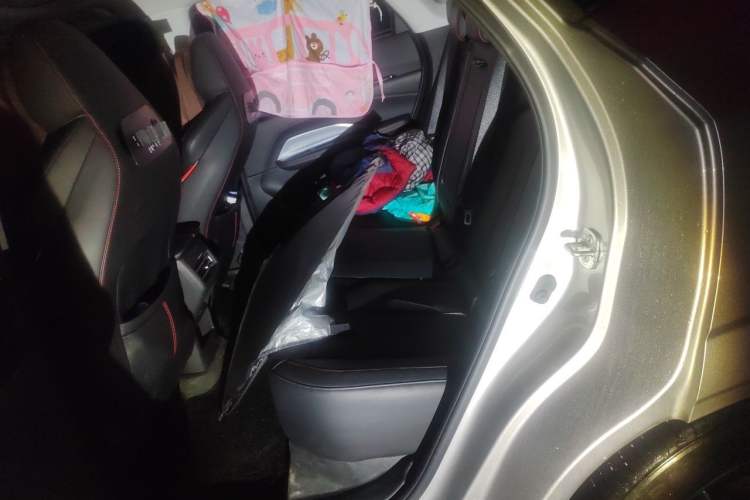 Used CHANGAN OSHAN Z6 2022 Blue Whale 1.5T DCT Smart Edition Urban Version Left Rear Seat