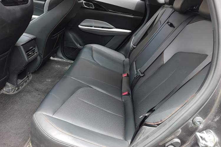 Used CHANGAN OSHAN Z6 2022 Blue Whale 1.5T DCT Smart Edition Urban Version Left Rear Seat