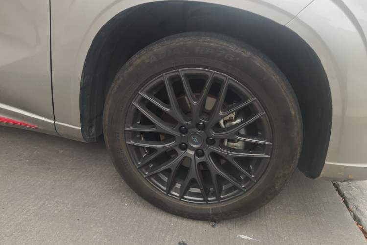 Used CHANGAN OSHAN Z6 2022 Blue Whale 1.5T DCT Luxury Model Right Front Wheel Hub
