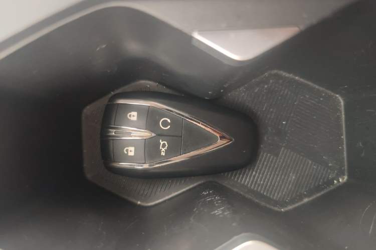 Used CHANGAN OSHAN Z6 2022 Blue Whale 1.5T DCT Luxury Model Vehicle Key