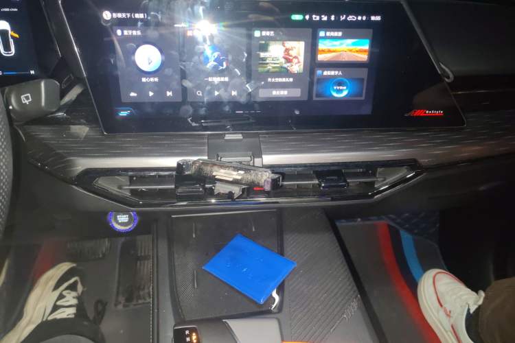 Used CHANGAN OSHAN Z6 2022 Blue Whale 1.5T DCT Smart Edition Urban Version Audio And AC Panel