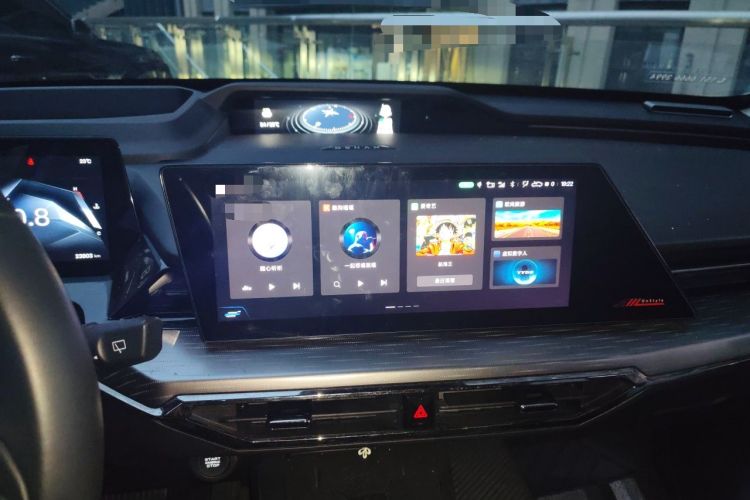 Used CHANGAN OSHAN Z6 2022 Blue Whale 1.5T DCT Smart Navigation Model Audio And AC Panel