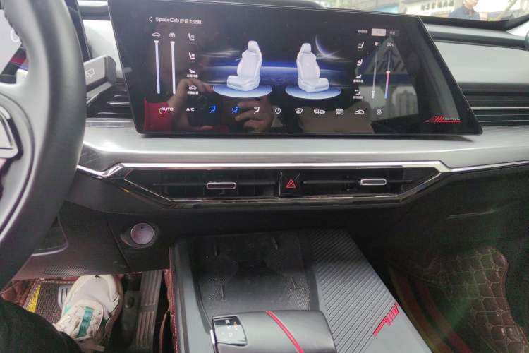 Used CHANGAN OSHAN Z6 2022 Blue Whale 1.5T DCT Smart Edition Audio And AC Panel