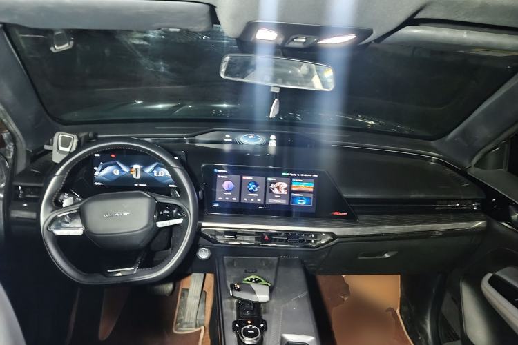 Used CHANGAN OSHAN Z6 2022 Blue Whale 1.5T DCT Smart Edition Urban Version Center Console