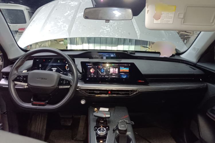 Used CHANGAN OSHAN Z6 2022 Blue Whale 1.5T DCT Smart Edition Center Console