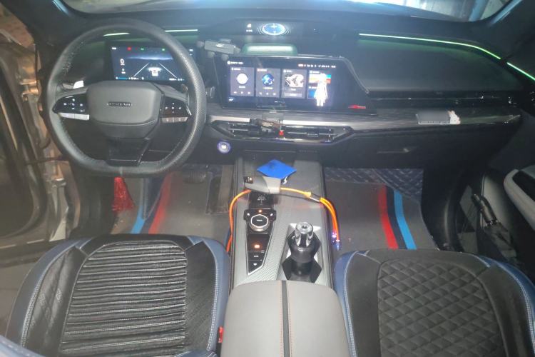 Used CHANGAN OSHAN Z6 2022 Blue Whale 1.5T DCT Smart Edition Urban Version Center Console