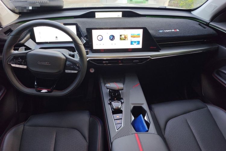 Used CHANGAN OSHAN Z6 2022 Blue Whale 1.5T DCT Smart Edition Center Console