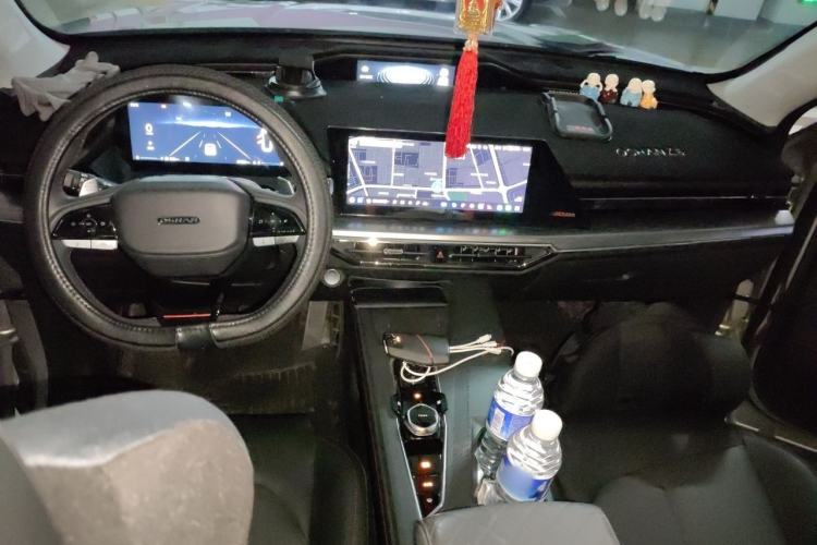 Used CHANGAN OSHAN Z6 2022 Blue Whale 1.5T DCT Smart Edition Center Console