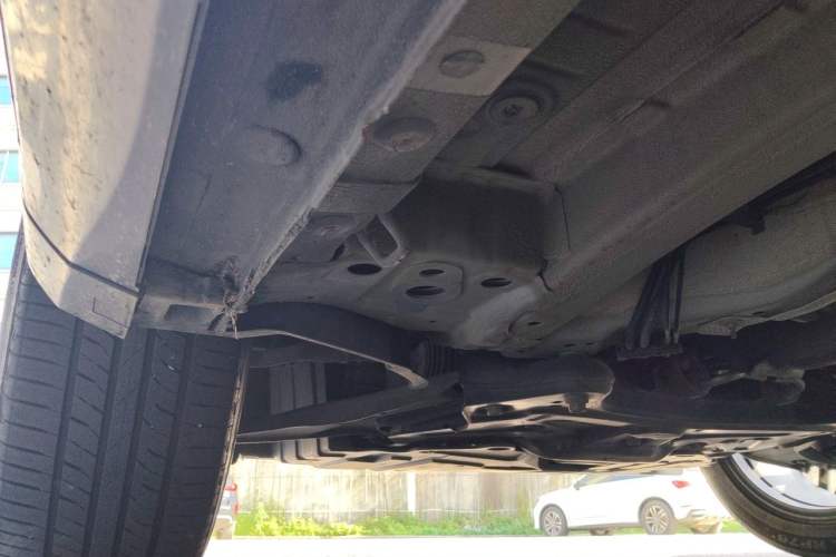 Used CHANGAN OSHAN Z6 2022 Blue Whale 1.5T DCT Smart Edition Chassis Front