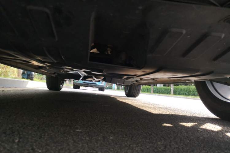 Used CHANGAN OSHAN Z6 2022 Blue Whale 1.5T DCT Smart Edition Chassis Front