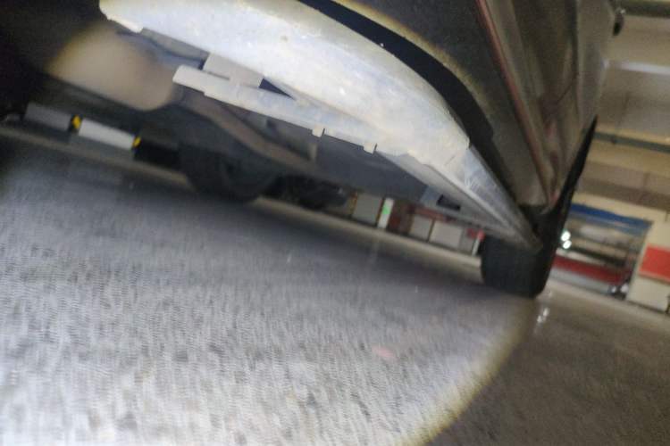 Used CHANGAN OSHAN Z6 2022 Blue Whale 1.5T DCT Smart Navigation Model Chassis Front Left
