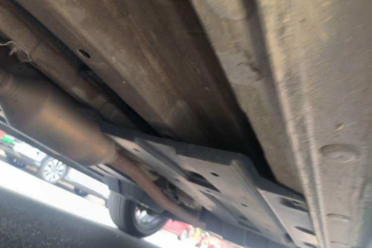 Used CHANGAN OSHAN Z6 2022 Blue Whale 1.5T DCT Smart Edition Chassis Front Left