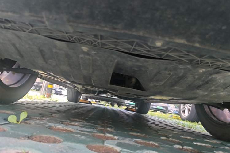 Used CHANGAN OSHAN Z6 2022 Blue Whale 1.5T DCT Smart Edition Chassis Front