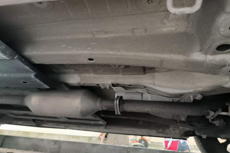 Used CHANGAN OSHAN Z6 2022 Blue Whale 1.5T DCT Smart Edition Urban Version Chassis Front Right