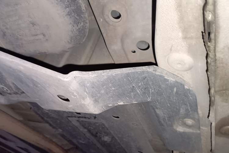 Used CHANGAN OSHAN Z6 2022 Blue Whale 1.5T DCT Smart Edition Chassis Rear Right