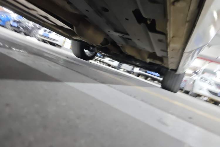 Used CHANGAN OSHAN Z6 2022 Blue Whale 1.5T DCT Luxury Model Chassis Rear Right