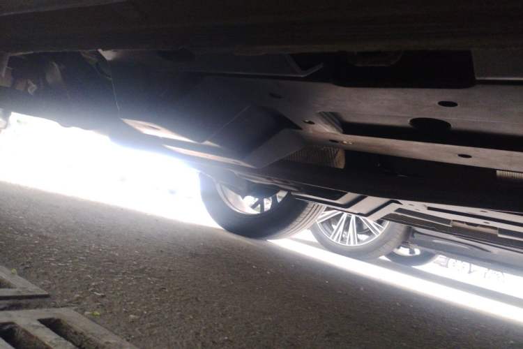 Used CHANGAN OSHAN Z6 2022 Blue Whale 1.5T DCT Smart Navigation Model Chassis Rear Right