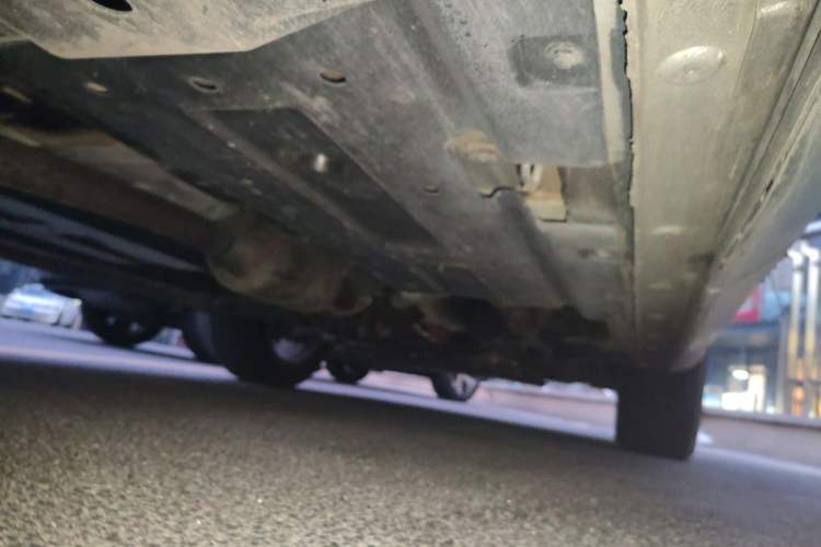 Used CHANGAN OSHAN Z6 2022 Blue Whale 1.5T DCT Smart Navigation Model Chassis Rear Right