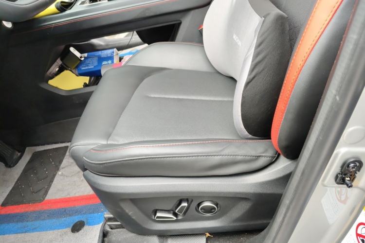 Used CHANGAN OSHAN Z6 2022 Blue Whale 1.5T DCT Smart Edition Driver Seat
