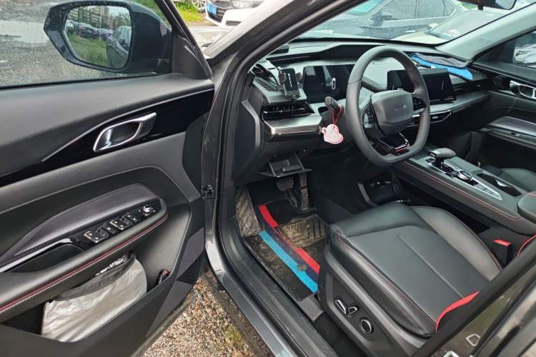 Used CHANGAN OSHAN Z6 2022 Blue Whale 1.5T DCT Smart Edition Driver Seat