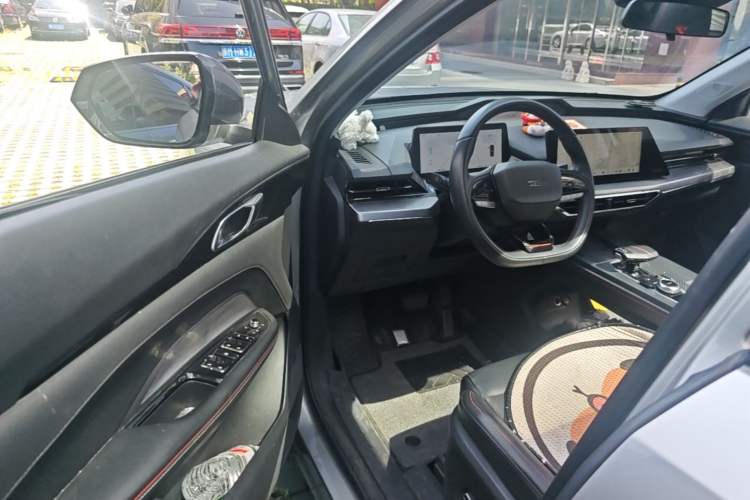 Used CHANGAN OSHAN Z6 2022 Blue Whale 1.5T DCT Smart Edition Driver Seat