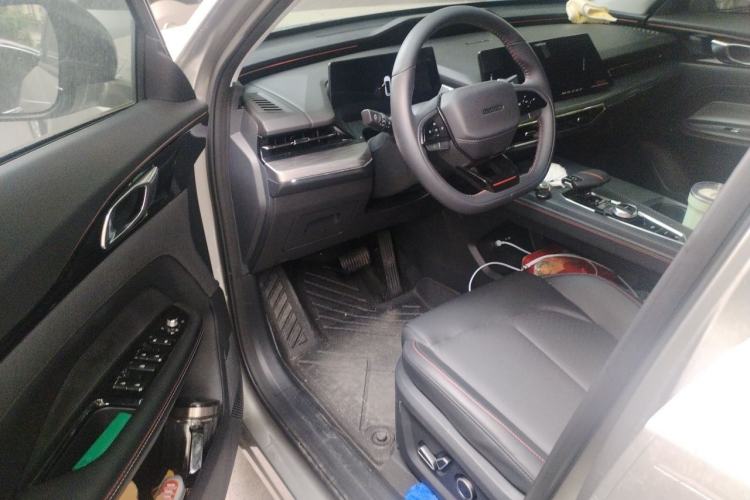 Used CHANGAN OSHAN Z6 2022 Blue Whale 1.5T DCT Smart Navigation Model Driver Seat