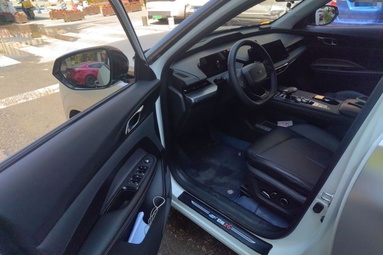 Used CHANGAN OSHAN Z6 2022 Blue Whale 1.5T DCT Smart Edition Driver Seat