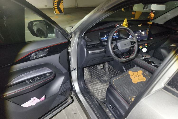 Used CHANGAN OSHAN Z6 2022 Blue Whale 1.5T DCT Luxury Model Driver Seat