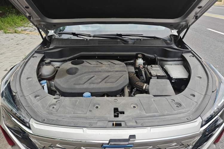 Used CHANGAN OSHAN Z6 2022 Blue Whale 1.5T DCT Luxury Model Engine Bay