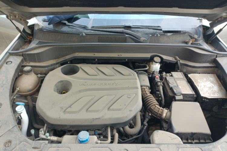 Used CHANGAN OSHAN Z6 2022 Blue Whale 1.5T DCT Smart Navigation Model Engine Bay