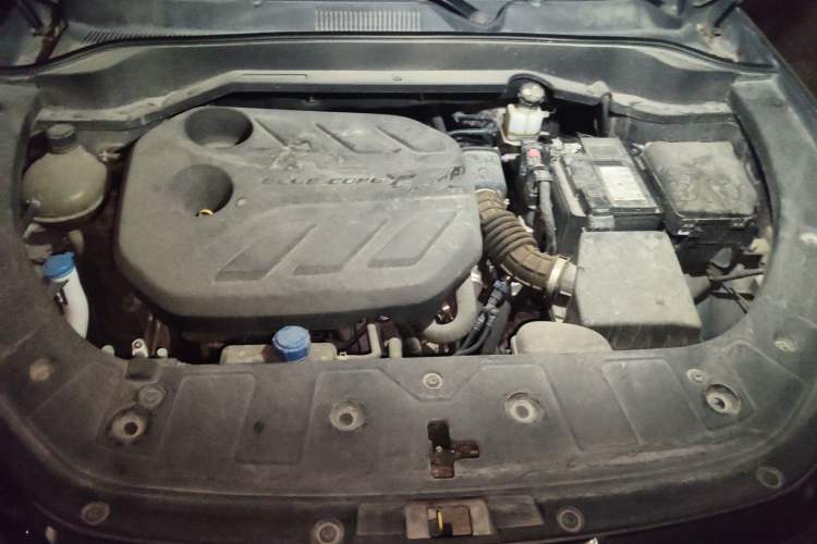 Used CHANGAN OSHAN Z6 2022 Blue Whale 1.5T DCT Smart Edition Urban Version Engine Bay