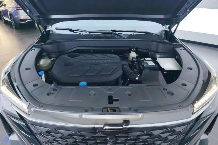 Used CHANGAN OSHAN Z6 2022 Blue Whale 1.5T DCT Smart Edition Engine Bay