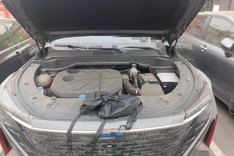 Used CHANGAN OSHAN Z6 2022 Blue Whale 1.5T DCT Luxury Model Engine Bay