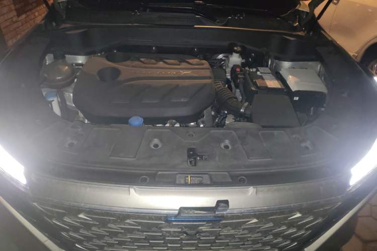 Used CHANGAN OSHAN Z6 2022 Blue Whale 1.5T DCT Smart Edition Urban Version Engine Bay