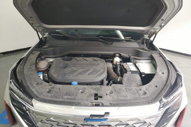 Used CHANGAN OSHAN Z6 2022 Blue Whale 1.5T DCT Smart Edition Urban Version Engine Bay