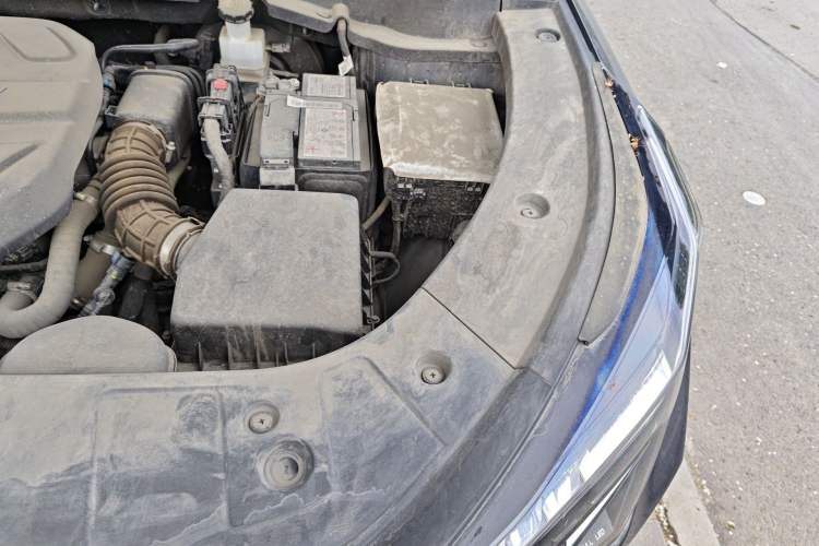 Used CHANGAN OSHAN Z6 2022 Blue Whale 1.5T DCT Smart Edition Engine Bay Left
