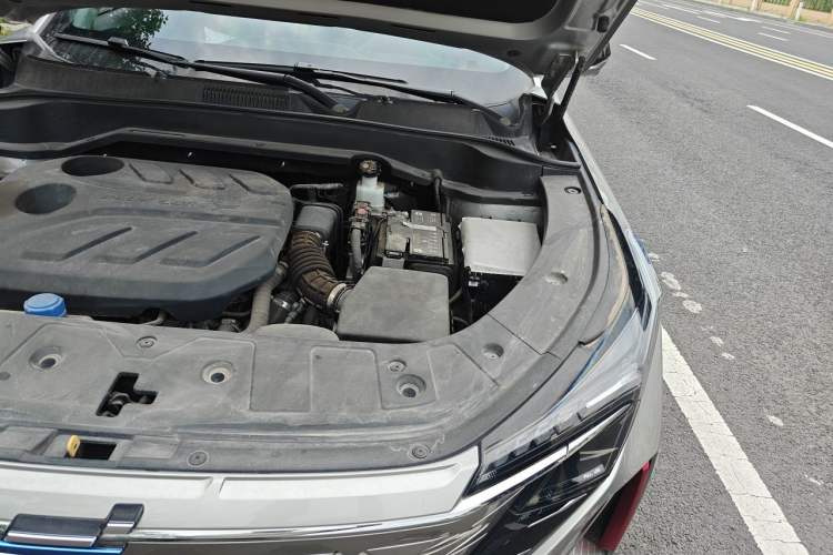 Used CHANGAN OSHAN Z6 2022 Blue Whale 1.5T DCT Luxury Model Engine Bay Left