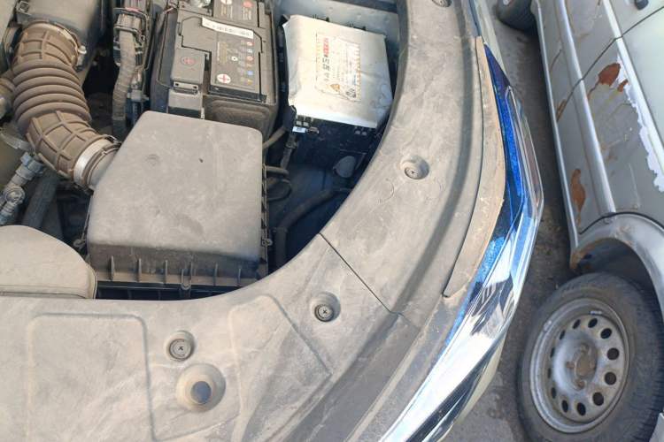 Used CHANGAN OSHAN Z6 2022 Blue Whale 1.5T DCT Luxury Model Engine Bay Left