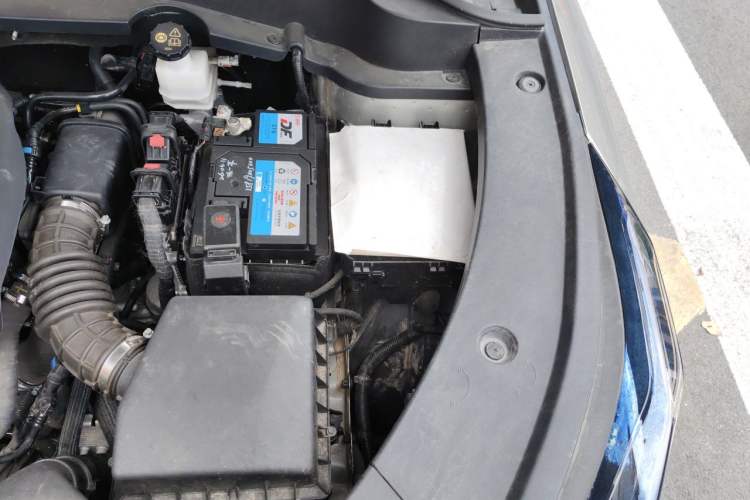 Used CHANGAN OSHAN Z6 2022 Blue Whale 1.5T DCT Smart Edition Engine Bay Left