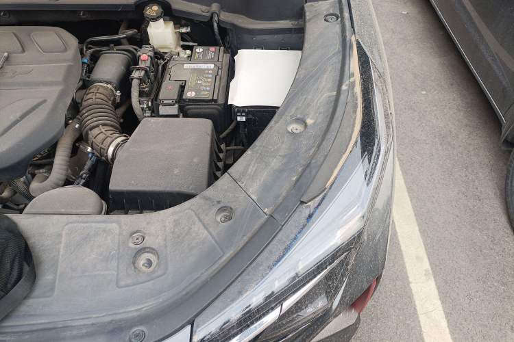 Used CHANGAN OSHAN Z6 2022 Blue Whale 1.5T DCT Luxury Model Engine Bay Left