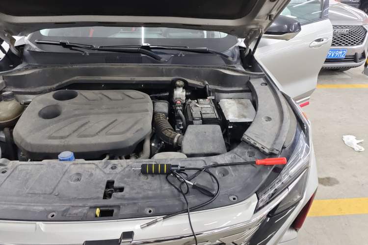 Used CHANGAN OSHAN Z6 2022 Blue Whale 1.5T DCT Luxury Model Engine Bay Left