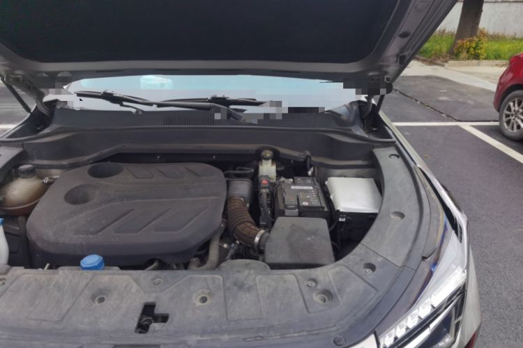 Used CHANGAN OSHAN Z6 2022 Blue Whale 1.5T DCT Luxury Model Engine Bay Left