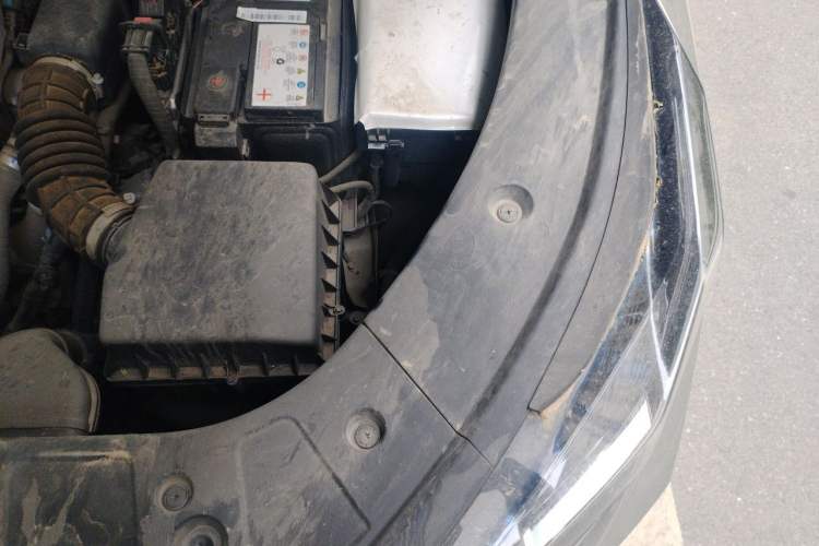 Used CHANGAN OSHAN Z6 2022 Blue Whale 1.5T DCT Smart Navigation Model Engine Bay Left