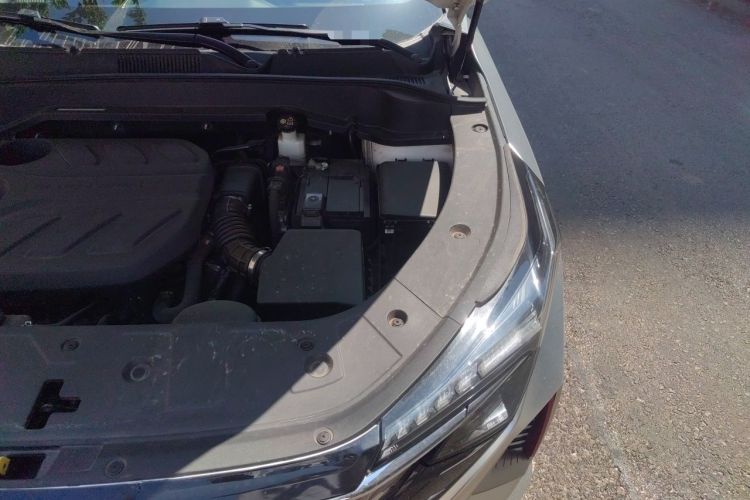 Used CHANGAN OSHAN Z6 2022 Blue Whale 1.5T DCT Smart Edition Engine Bay Left