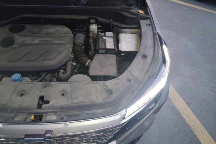 Used CHANGAN OSHAN Z6 2022 Blue Whale 1.5T DCT Smart Navigation Model Engine Bay Left