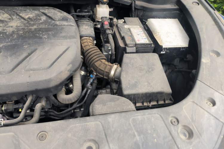 Used CHANGAN OSHAN Z6 2022 Blue Whale 1.5T DCT Smart Edition Engine Bay Left